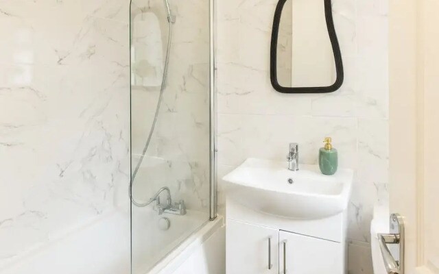 Host Stay Bardsay Road
