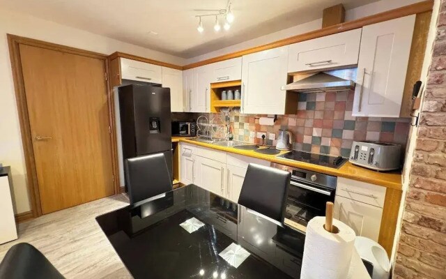 Spacious 2-bed Flat Next to Piccadilly Station