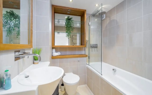 Deluxe 2Bed Duplex Apartment & parking