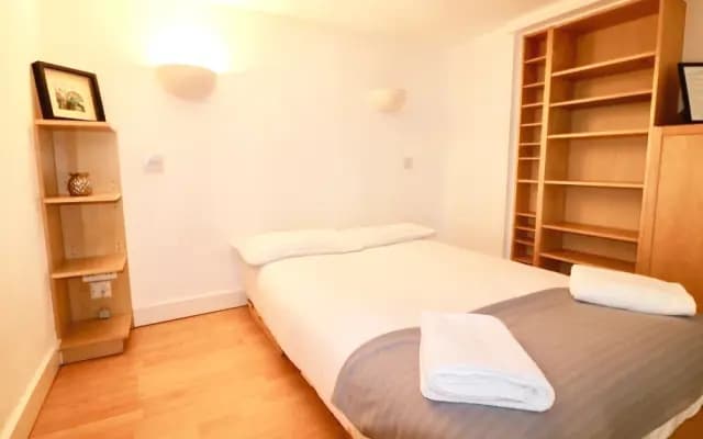 HFS Studio Next To Hydepark L16