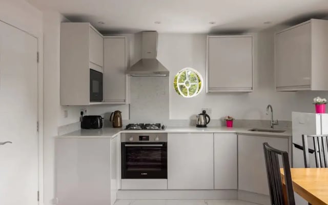 Modern Kensington Studio