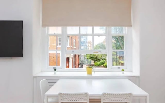 Peaceful 2 Bedroom Apartment in Central London