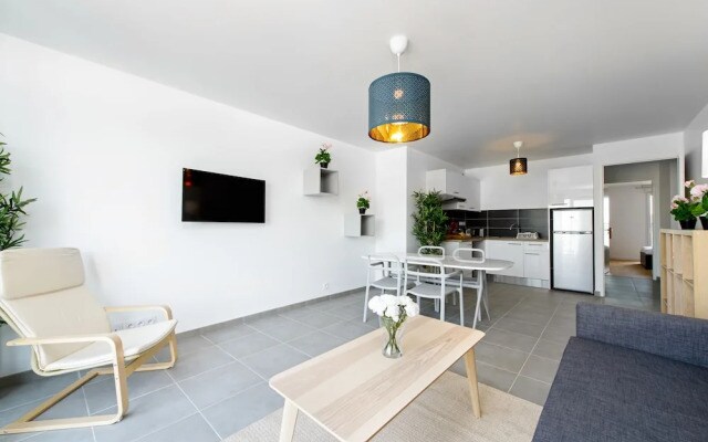 Accommodation with Parking near Paris