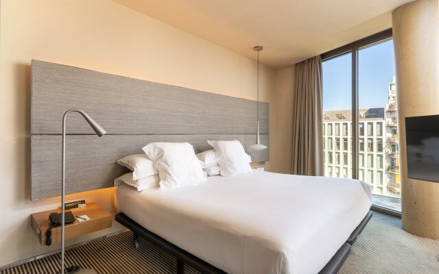 B-Hotel