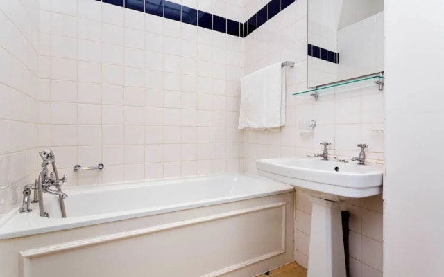 Queen's Gardens Flat
