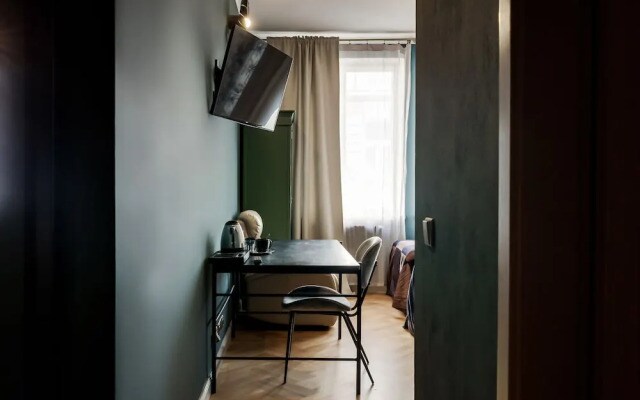 Louren - The Bridge Inn