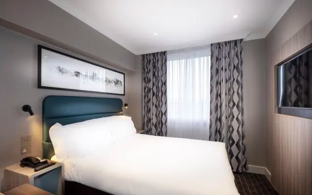 City Sleeper at Royal National Hotel