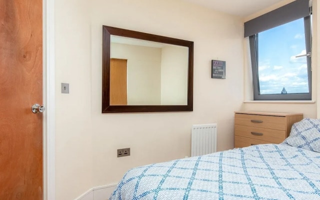 Parkview Apartments 30 - Deluxe Guest Room 2