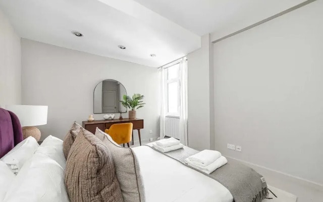 Chic Flat With Stunning City Views