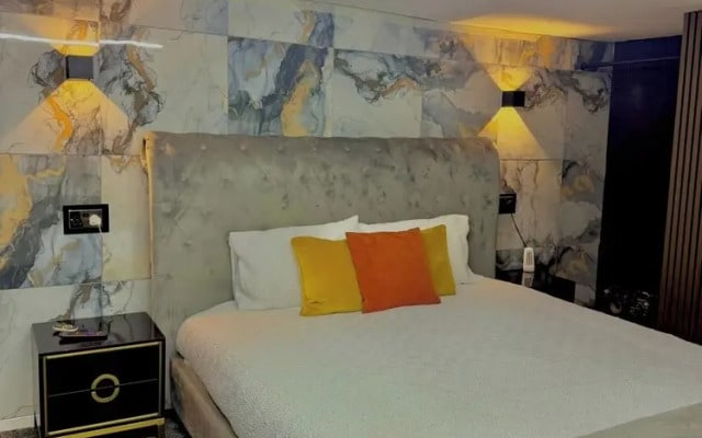 1-bed Apartment - Sleeps 2, Wifi & Central