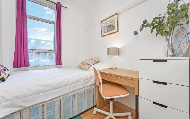 Groves 4 Bedroom, Shepherds Bush