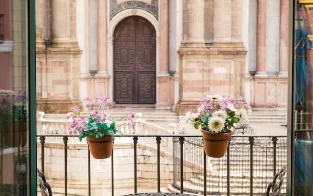 Holidays2Malaga junto Catedral