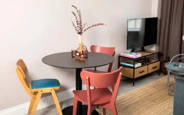 Aldgate Commercial House Apartments