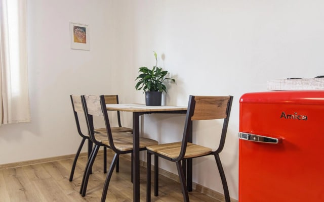Lovely 1 Bedroom Aparment Fully Revovated