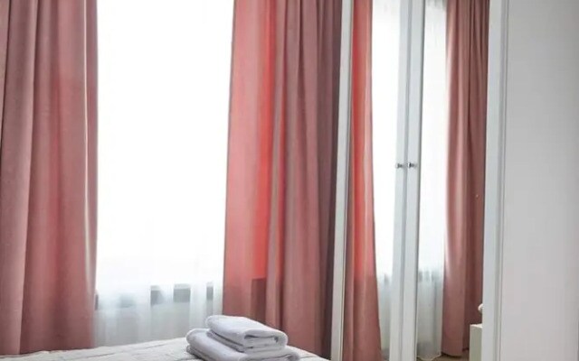 Metro Imielin 8th Floor Apartment