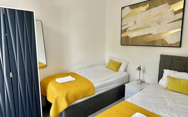 The Mornington Star Apartments
