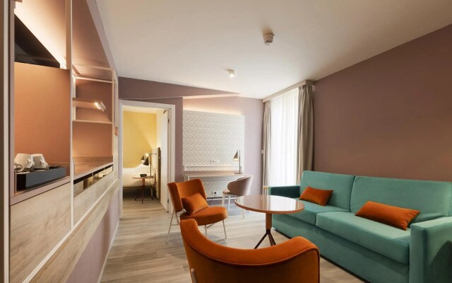 Adesso Hotel