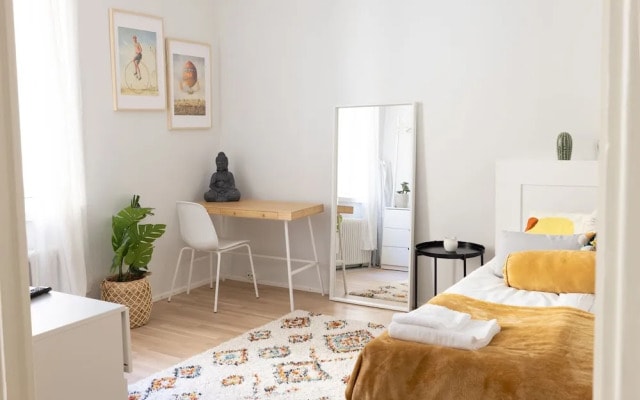 2ndhomes Bright & Spacious City Studio