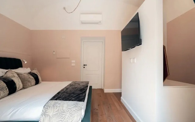 Naman Hotellerie Monti