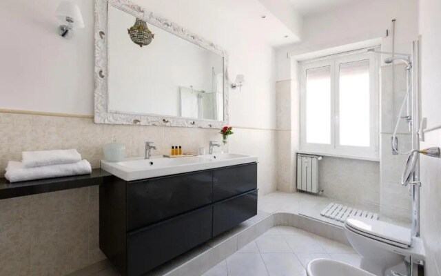 3-Bedroom Gianicolo Holiday Apartment