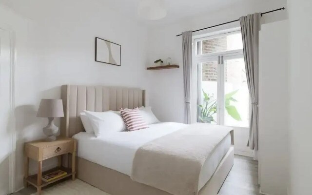 Brook Green Stylish 2 bed
