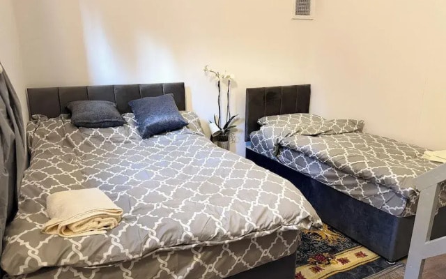 Entire Studio With 2 Extra Beds