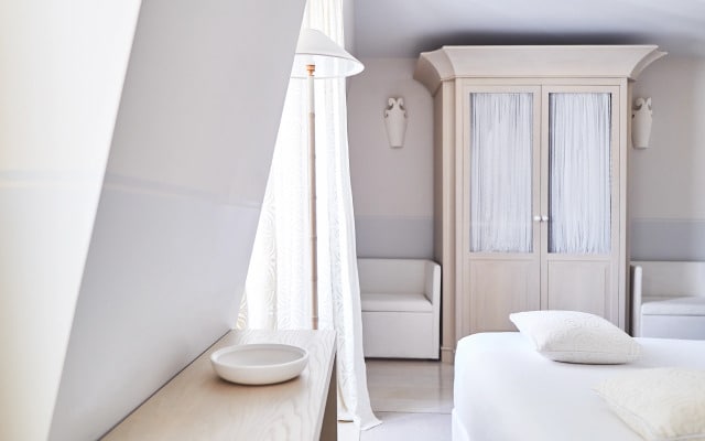 Monsieur George Hotel & Spa – Champs Elysées