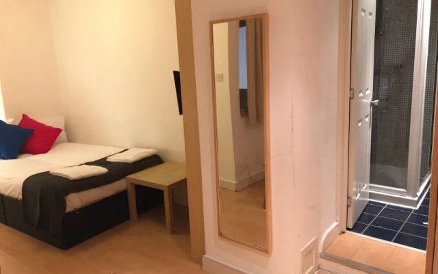 HFS Studio Next To Hydepark L11