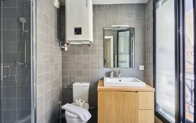 Modern Apartment Boulogne Facing "les Passages"