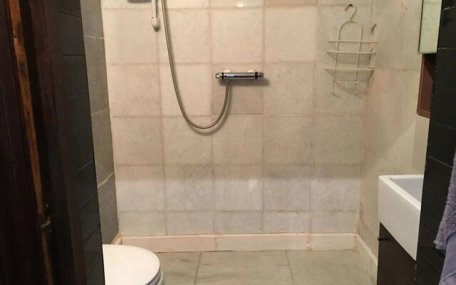 Aron Guest House