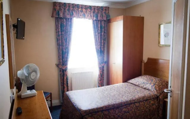 The London Agent - Victoria Home From Home