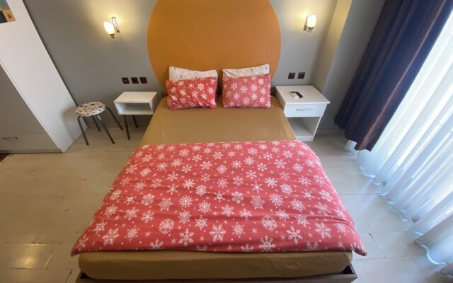 Omar Suite 360