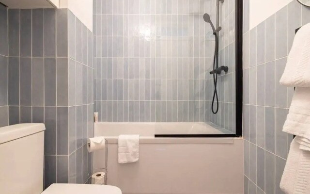 The Shadwell Secret - Contemporary 4bdr House