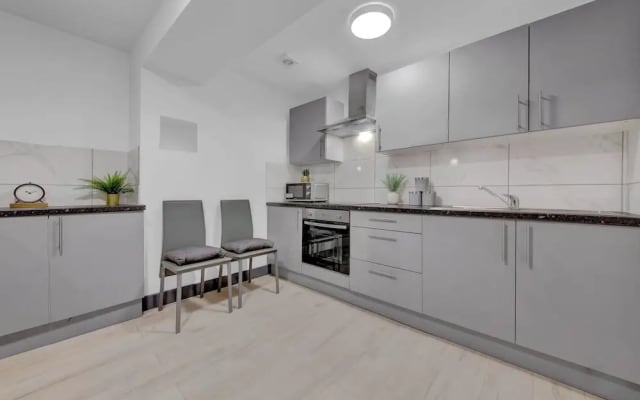 Lovely 1-bed Studio in Feltham
