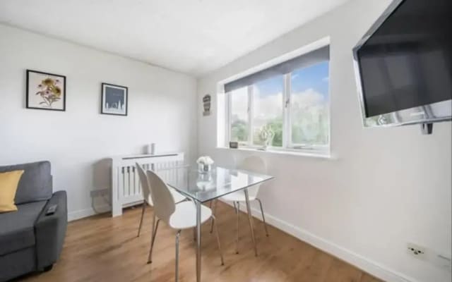 Charming Apartment Close to Central London