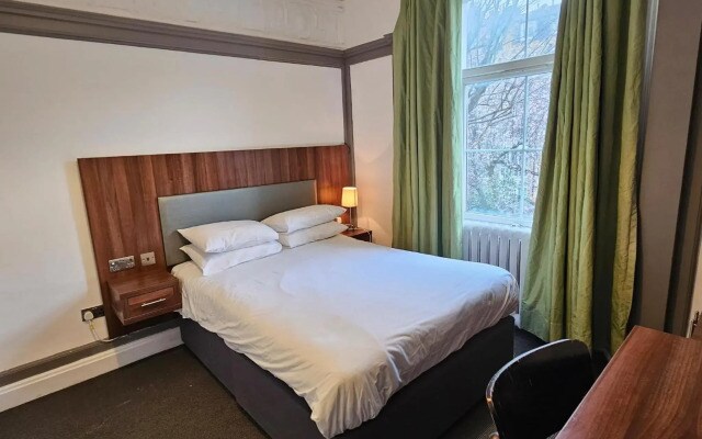 Chelsea House Hotel