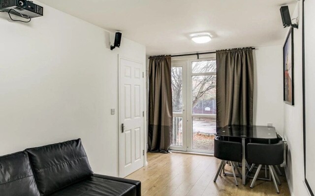 Cosy 1BR in North Greenwich - Sleeps 4!