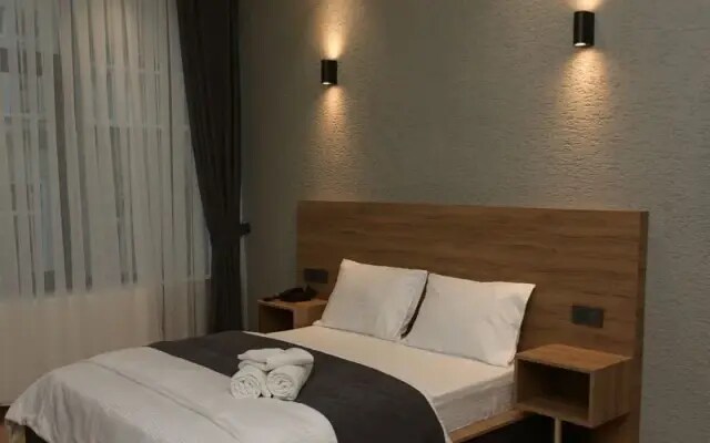 Daymonth Hotel