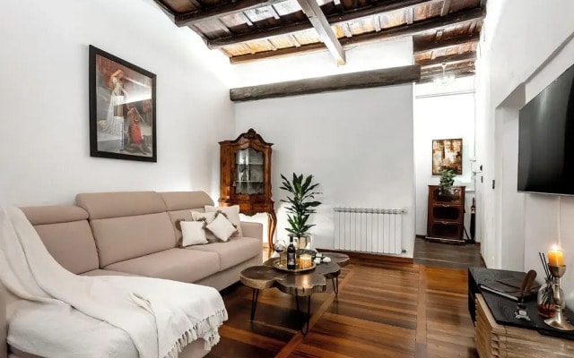 Trevi Fountain Luxury Guesthouse