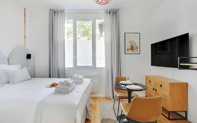 Cute Studio in Eclectic 18th District - 1