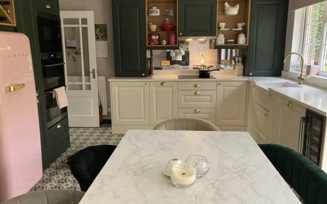 Stunning 2 Bed Bungalow in Liverpool Leafy Suburb
