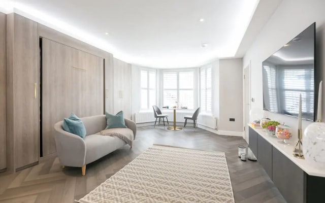 Urban Chic - Nevern