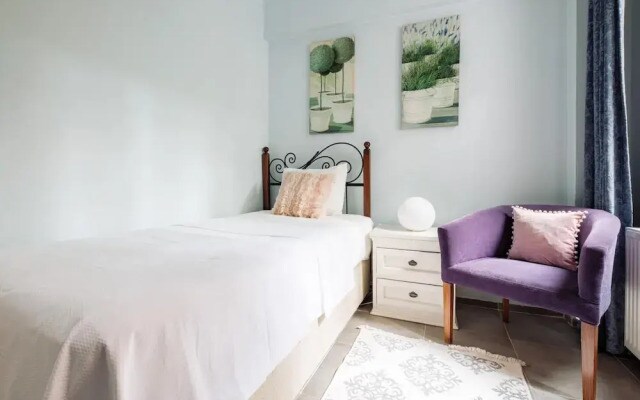 Lovely Flat w Balcony 5 min to Istiklal Ave