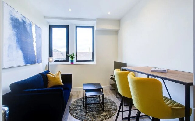 Beautiful 1-bed Apartment in Cheam, Sutton