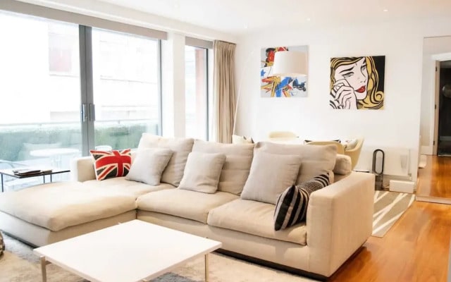 Modern 2 Bedroom With Balcony Near Oxford Street