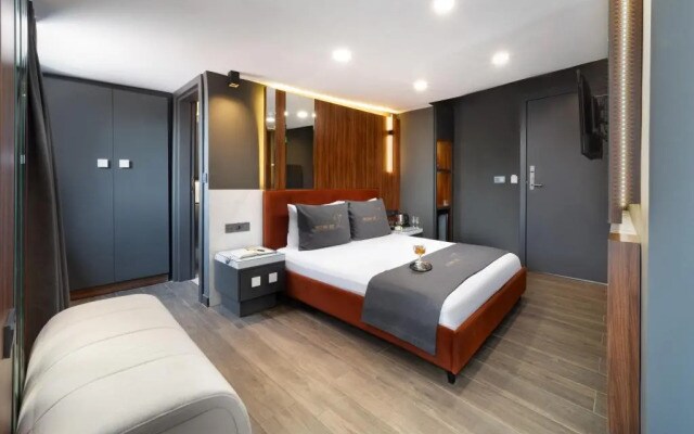 Second Suit Otel