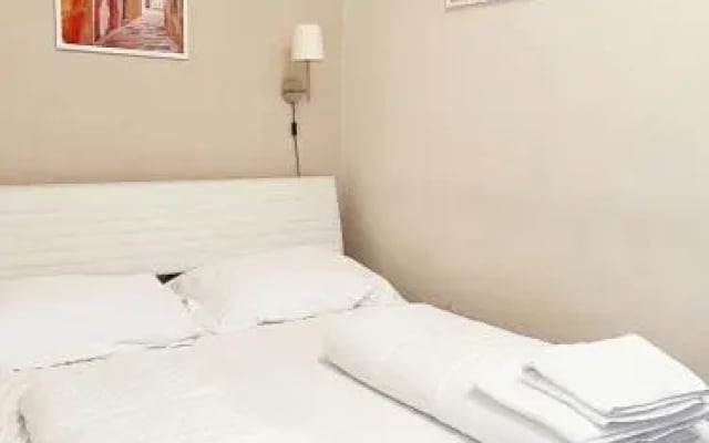 Modern Apartment Krakovska