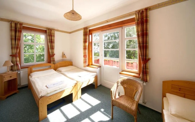 Hotel Vecernice