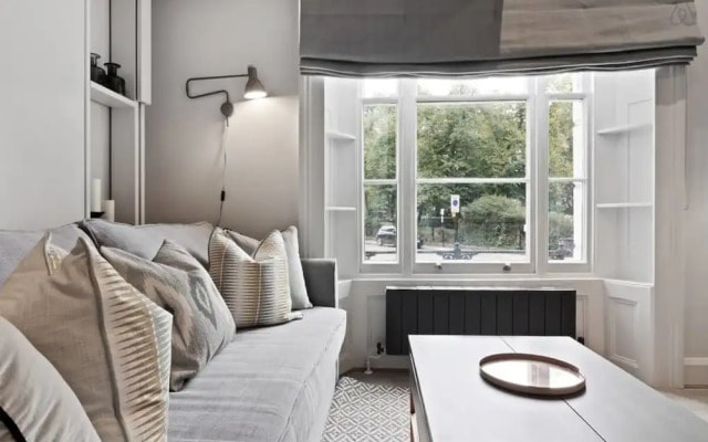 Splendid Studio Flat W/suspended Bed in Camden