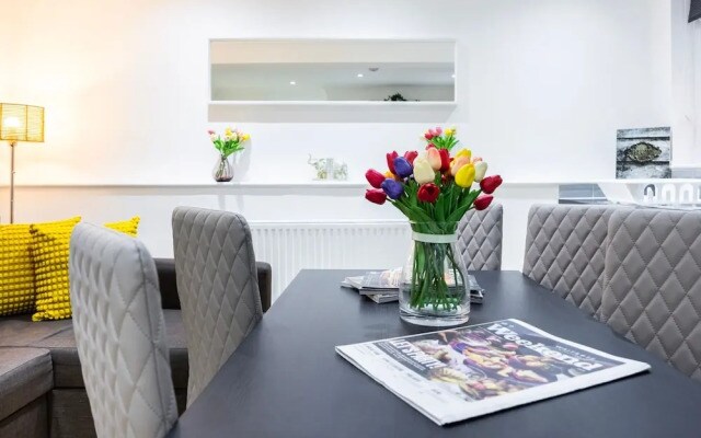 2 Bedroom Charming Family Apartment